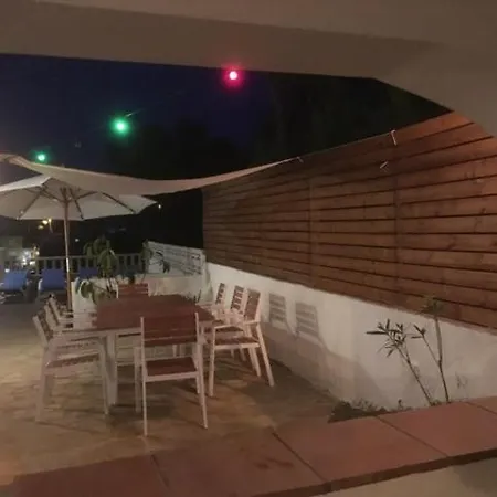 Casa Del Bosque Con Piscina En Sitges 펜션 *