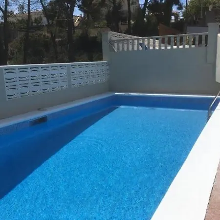 펜션 Casa Del Bosque Con Piscina En Sitges