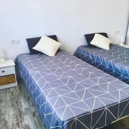 Casa Del Bosque Con Piscina En Sitges 펜션 산트 페레 데 리베스