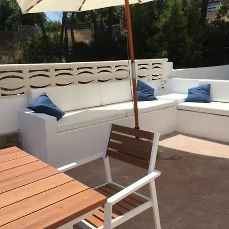 Casa Del Bosque Con Piscina En Sitges 펜션
