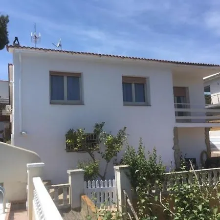 펜션 Casa Del Bosque Con Piscina En Sitges 산트 페레 데 리베스