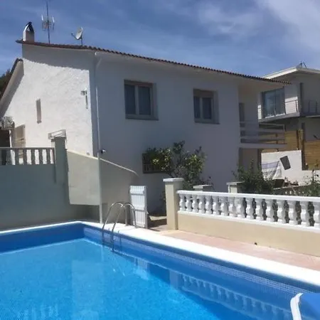 Casa Del Bosque Con Piscina En Sitges Casa vacanze